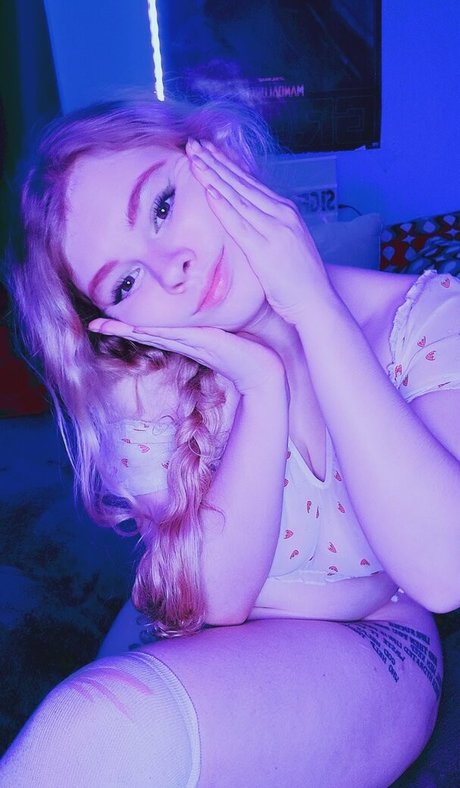 lyrictiana pornstar nude img