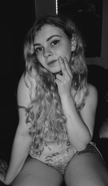 lyrictiana model best photo