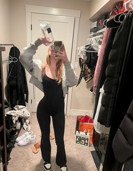 taratumbles model top img