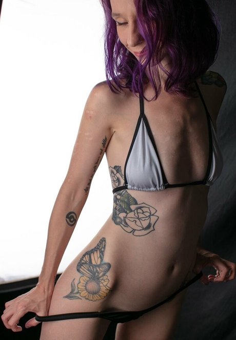 pixiefyre naked model picture