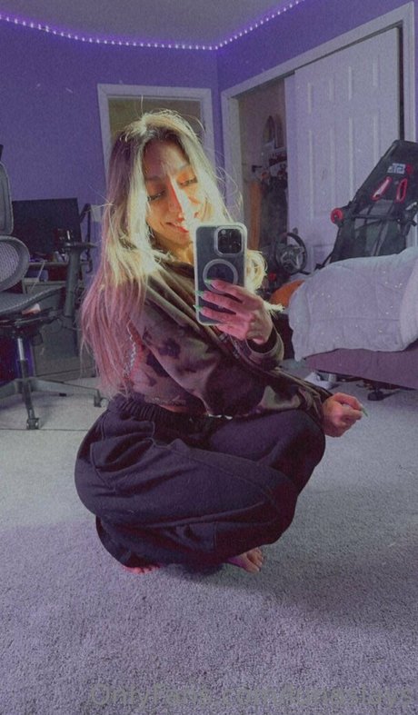 lunaslays exclusive actress photos