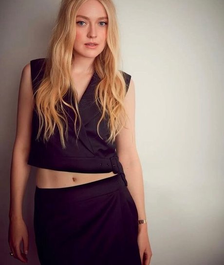 Dakota Fanning star top images