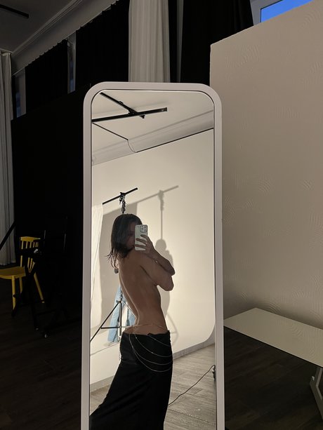 Toma Efremova star nudes galleries