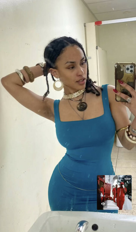 Aaliyeezy star nude archive