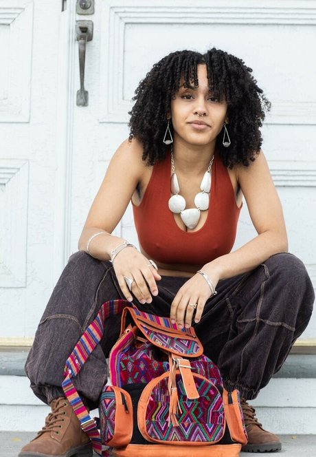 Aaliyeezy model nudes galleries