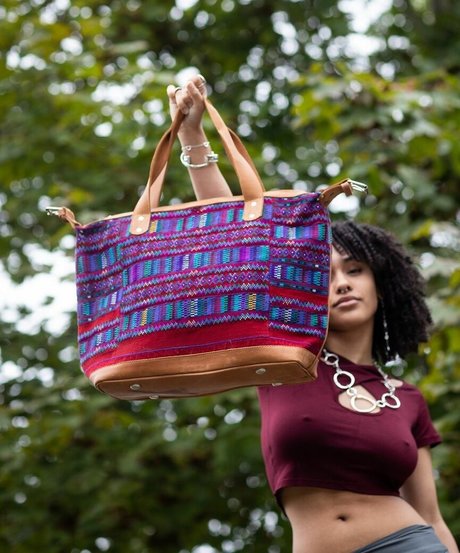 Aaliyeezy star adult pic