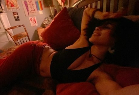 Aaliyeezy pornstar art images