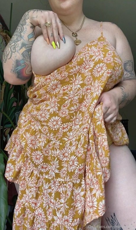 bbwgoddessmilo adult model picture