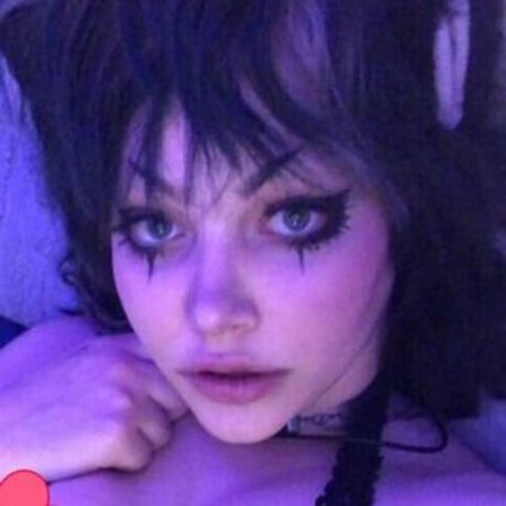 Guttergirlgab pornstar erotic image