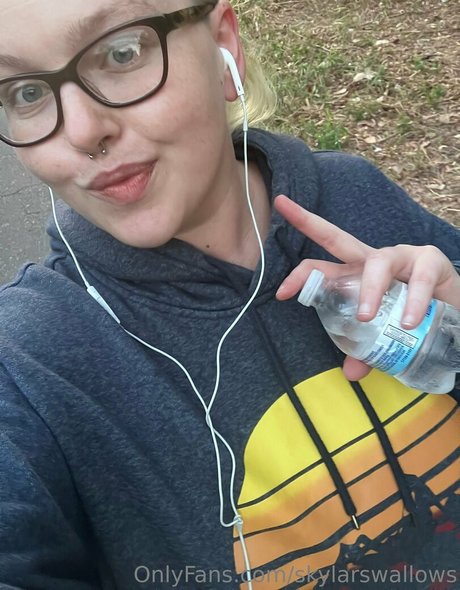 skylarswallows Profile pic