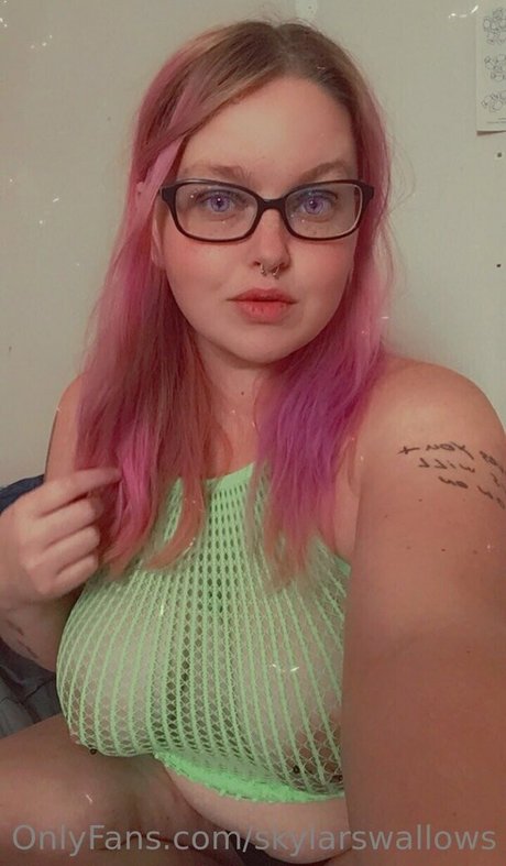 skylarswallows adult actress photos