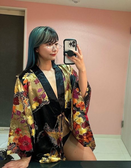 blackmagictanaka model beautiful pic