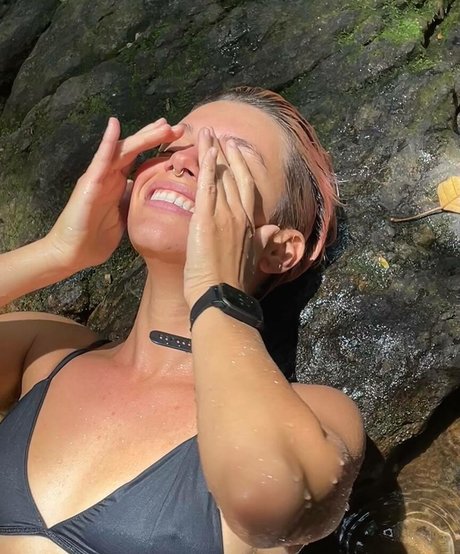 Bruna Linzmeyer erotic actress galleries