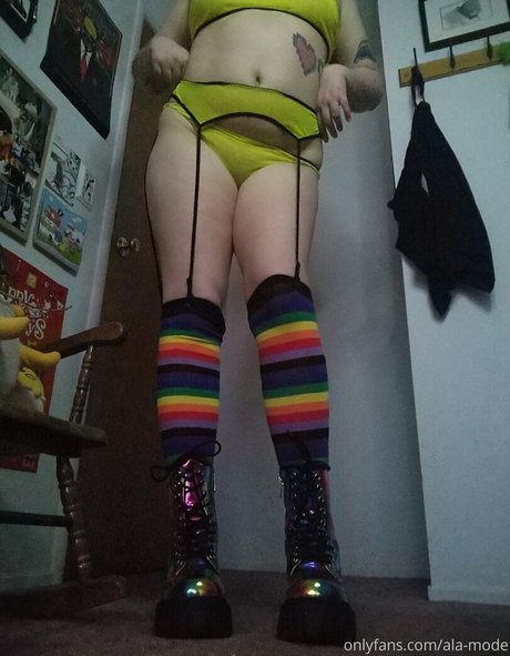 ala mode erotic star archive