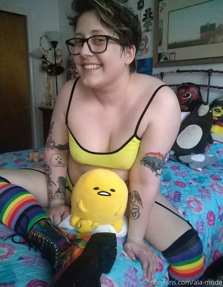 ala mode nudes model images