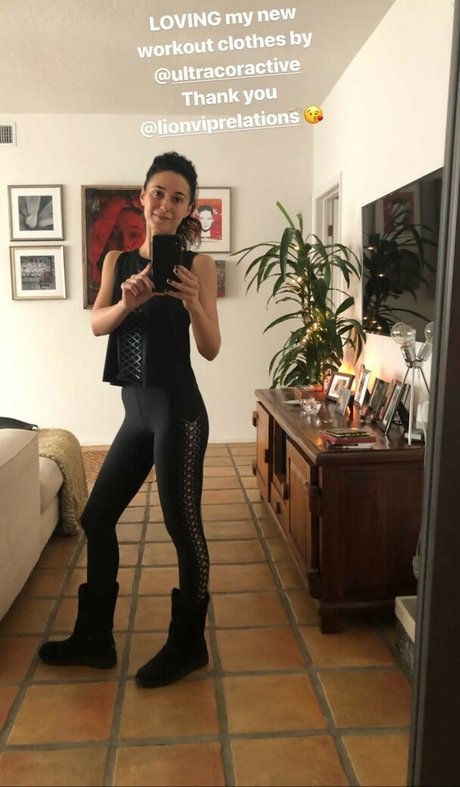 Emmanuelle Chriqui top actress pictures