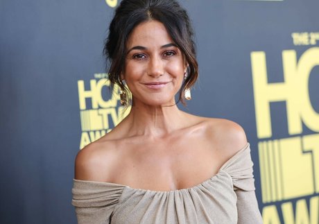 Emmanuelle Chriqui model hot picture