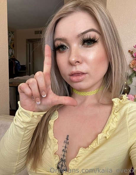 kaiia evexx beautiful model img
