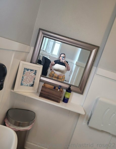 astrid rose22 pornstar nice pictures