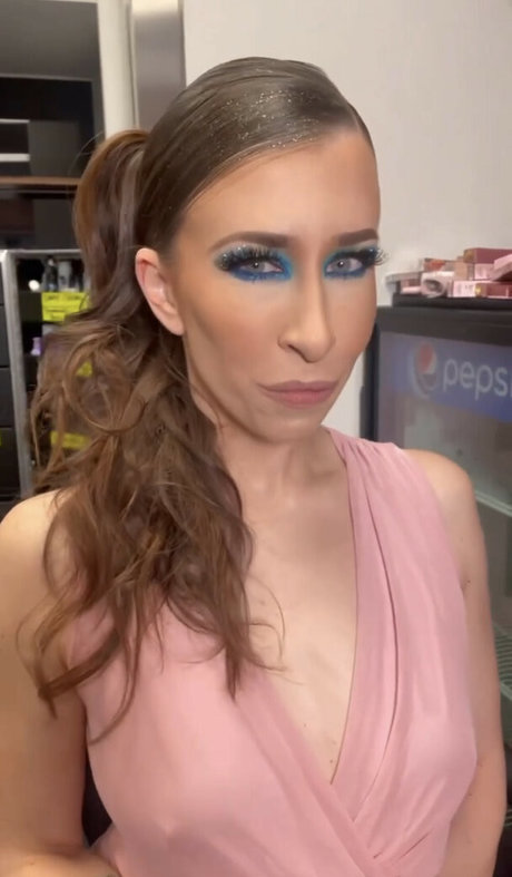 Aubrey Edwards star erotic image