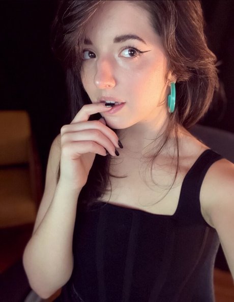 Slight Sounds ASMR sex model img