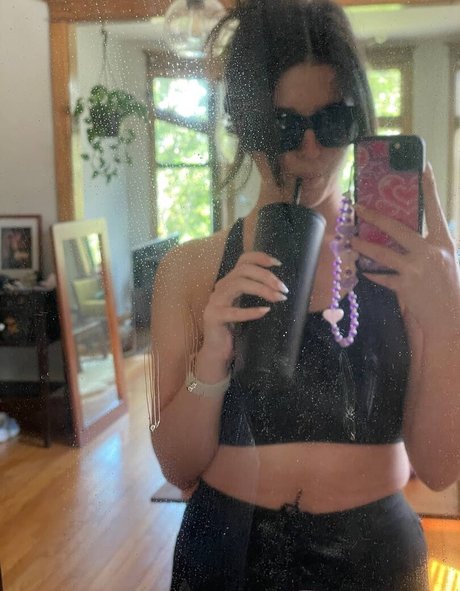 Slight Sounds ASMR model adult img