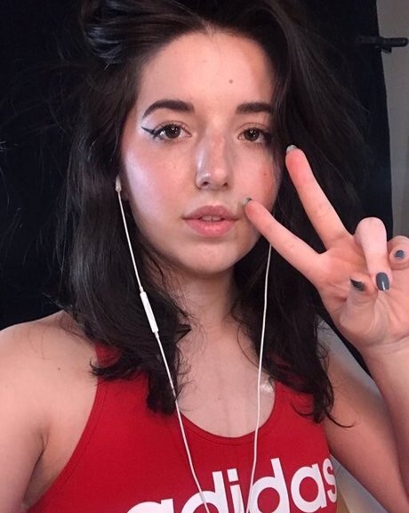 Slight Sounds ASMR pornstar naked picture