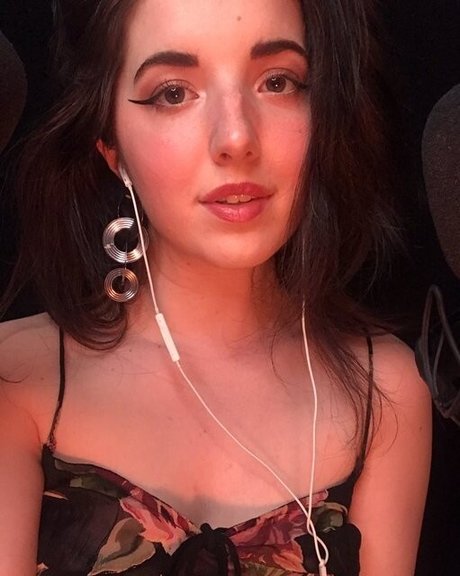 Slight Sounds ASMR model gallery