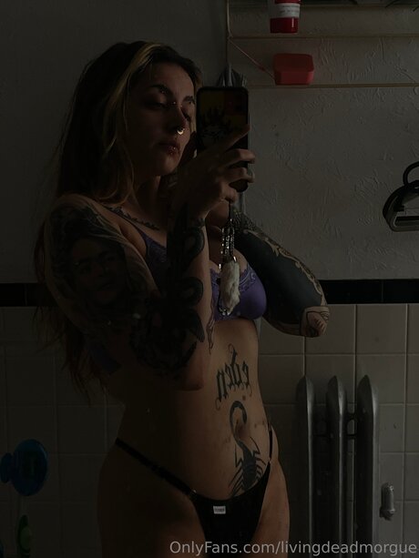 Livingdeadmorgue pornstar nude photo