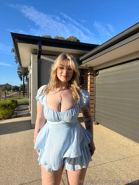 Karma Lee nude model gallery