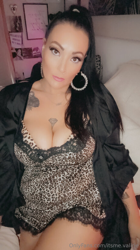 Itsme Valirie art star images