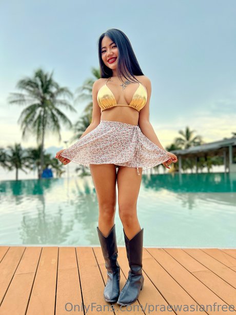 Praew Phatcharin sexy pornstar picture