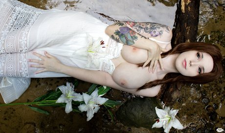 Enafox model exclusive gallery