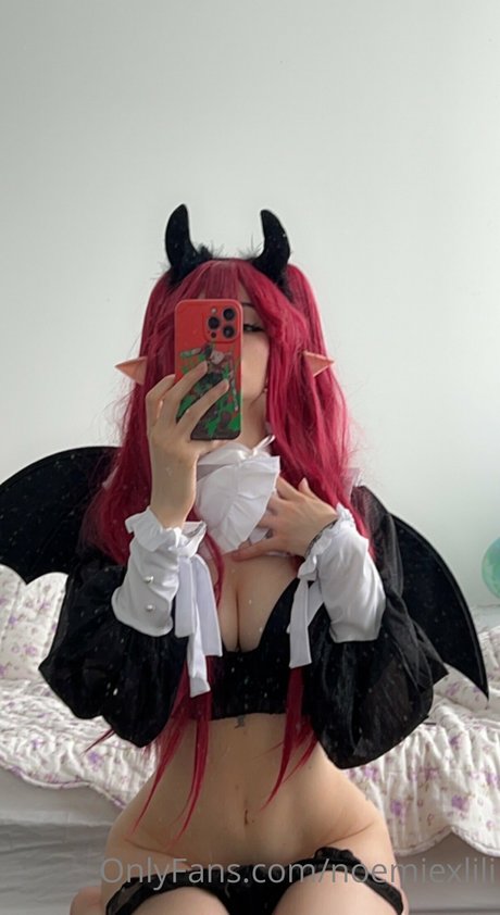 noemiexlili model high quality images