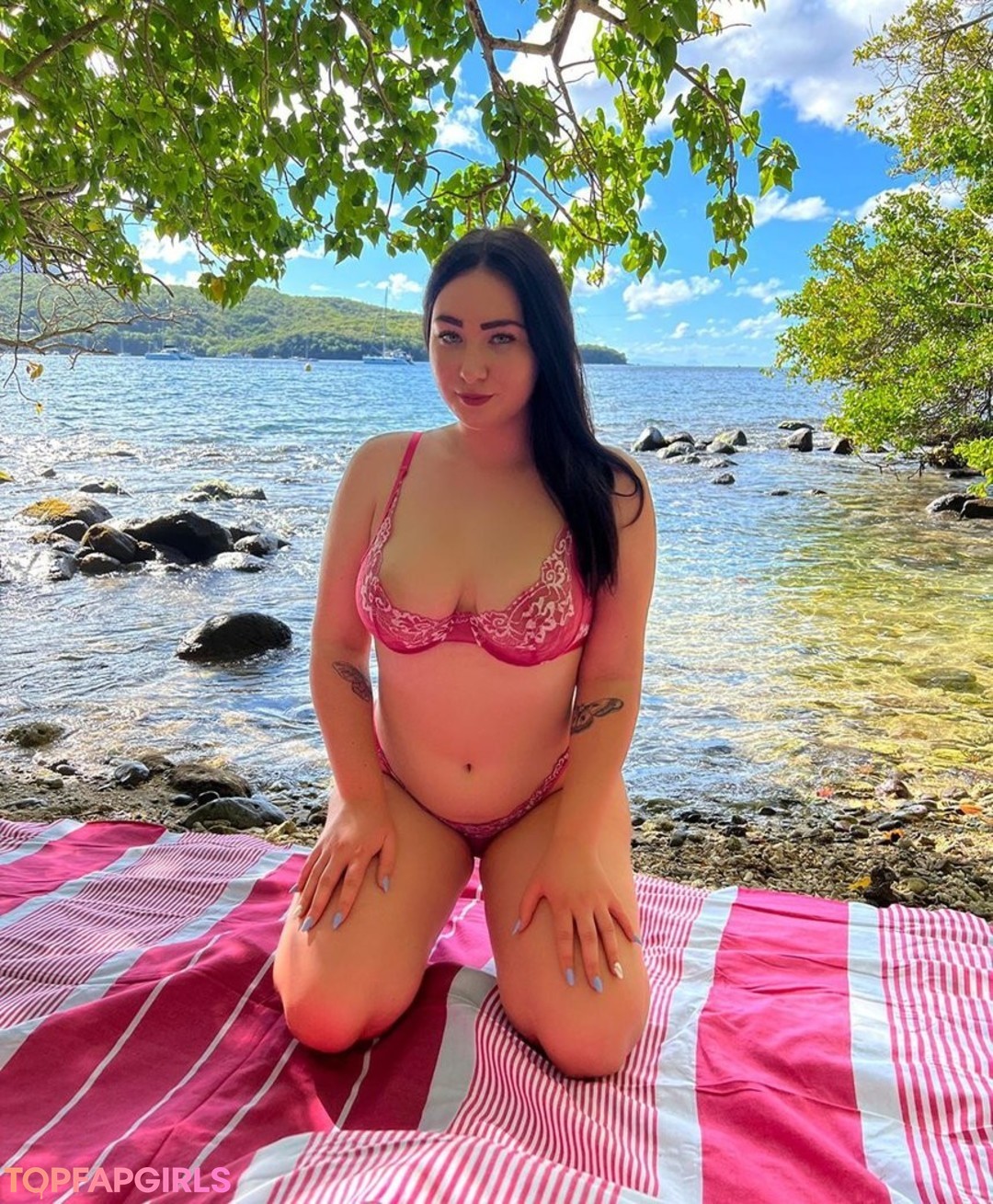 Occoquine beautiful model pictures