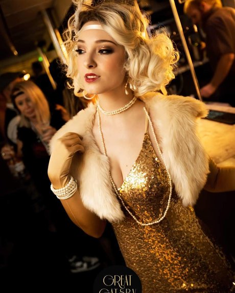 FallCosplay model nudes picture