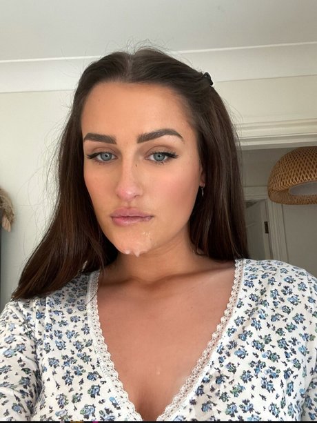 Lottie m hot actress img