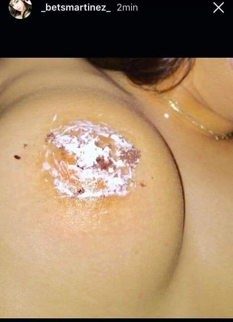 Betsy Martinez nude model photo