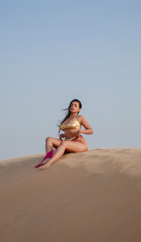 Ash S beautiful pornstar img