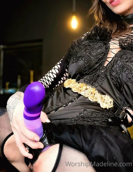 Madeline Marlowe star top pic