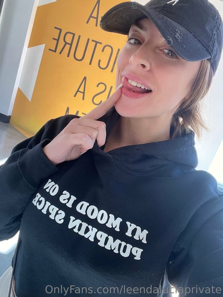 Leenda Lucia model hd image