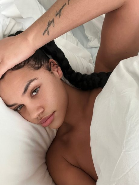 Bralynne Hughes pornographic model photos