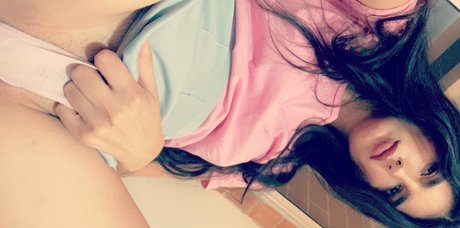 Holly Shit pornstar nudes archive