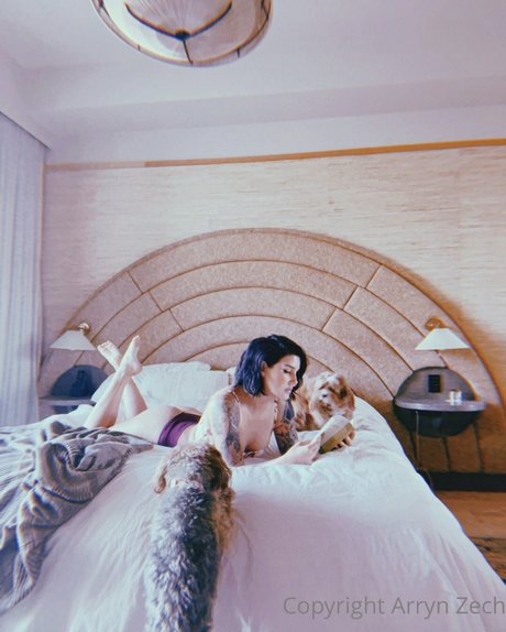 Arryn Zech high quality actress photos