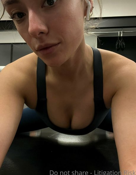 Yana Demeester high quality star pics