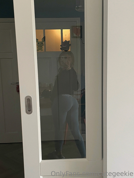 Cutegeekie erotic pornstar galleries