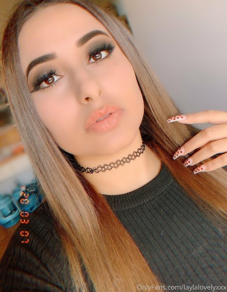 BREED ME PLEASE model porn pic