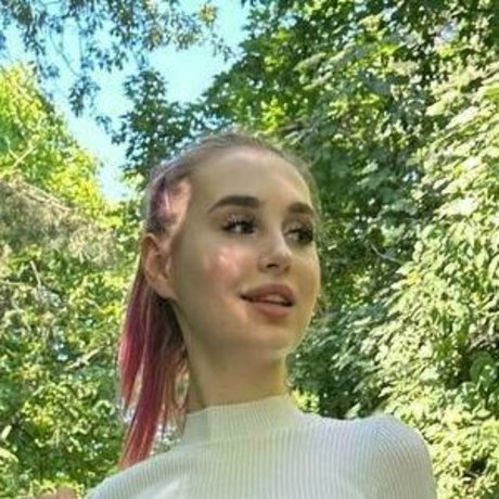 Alexa Lungu exclusive star picture