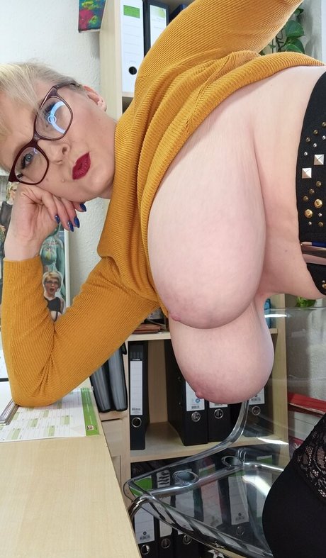 Casey Deluxe star hot picture