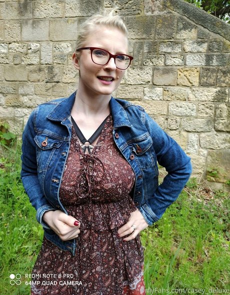 Casey Deluxe model erotic img